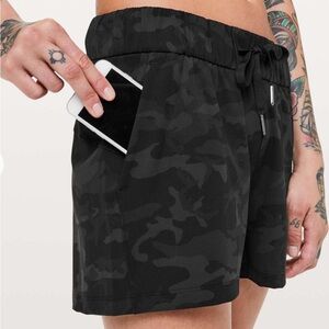 Lululemon On The Fly short - luxtreme